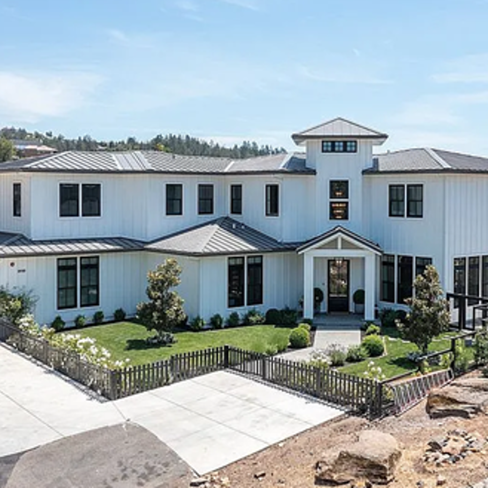 Testimonial image missing